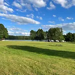 Letniskowy Nad Jeziorem بيت للعطل