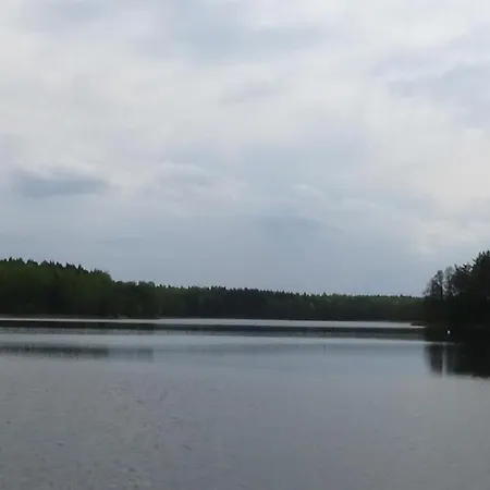 Letniskowy Nad Jeziorem Feriehus