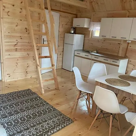 Letniskowy Nad Jeziorem Casa de Férias *