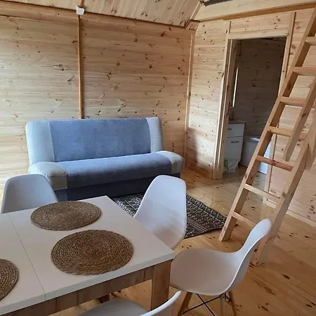 Letniskowy Nad Jeziorem Feriehus *