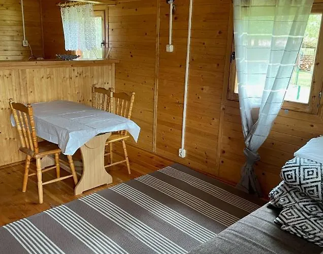 Letniskowy Nad Jeziorem Дом отдыха Marksewo