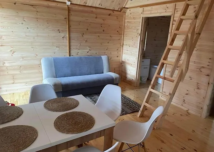 Letniskowy Nad Jeziorem Дом отдыха *